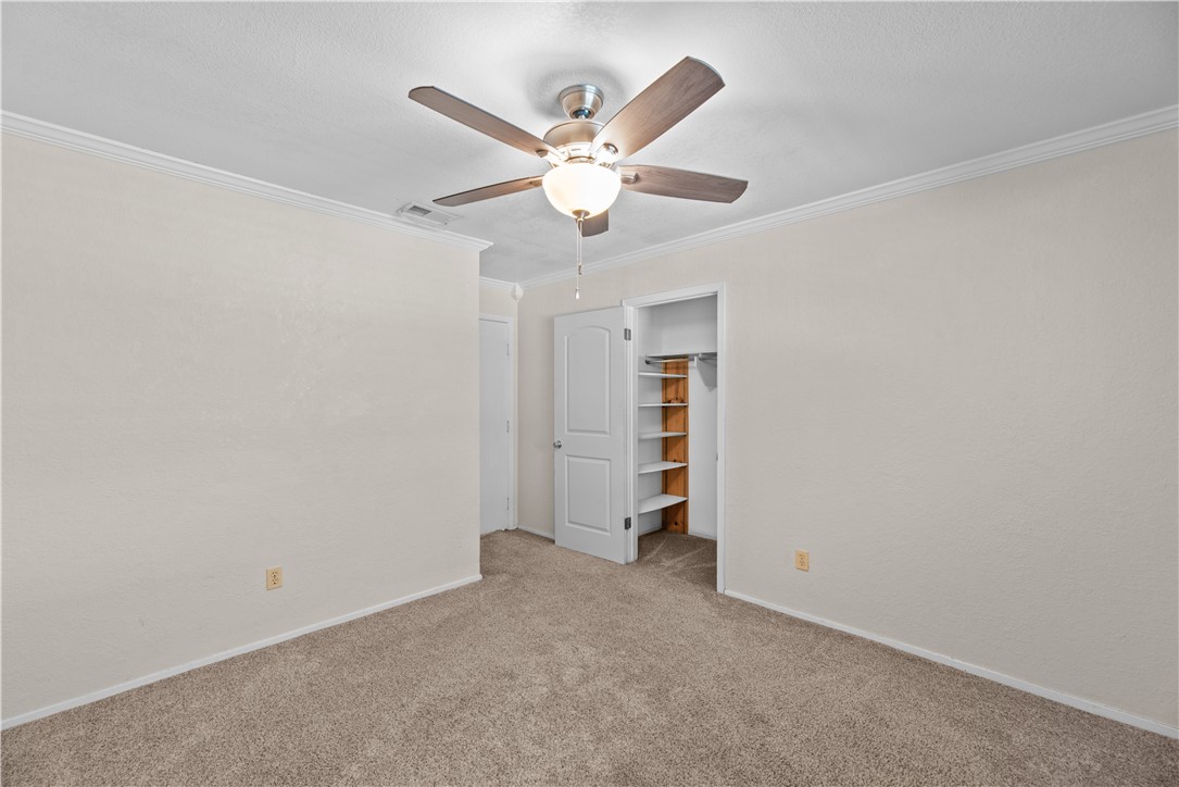 1305 Harbor Lights Dr Property Photo 20