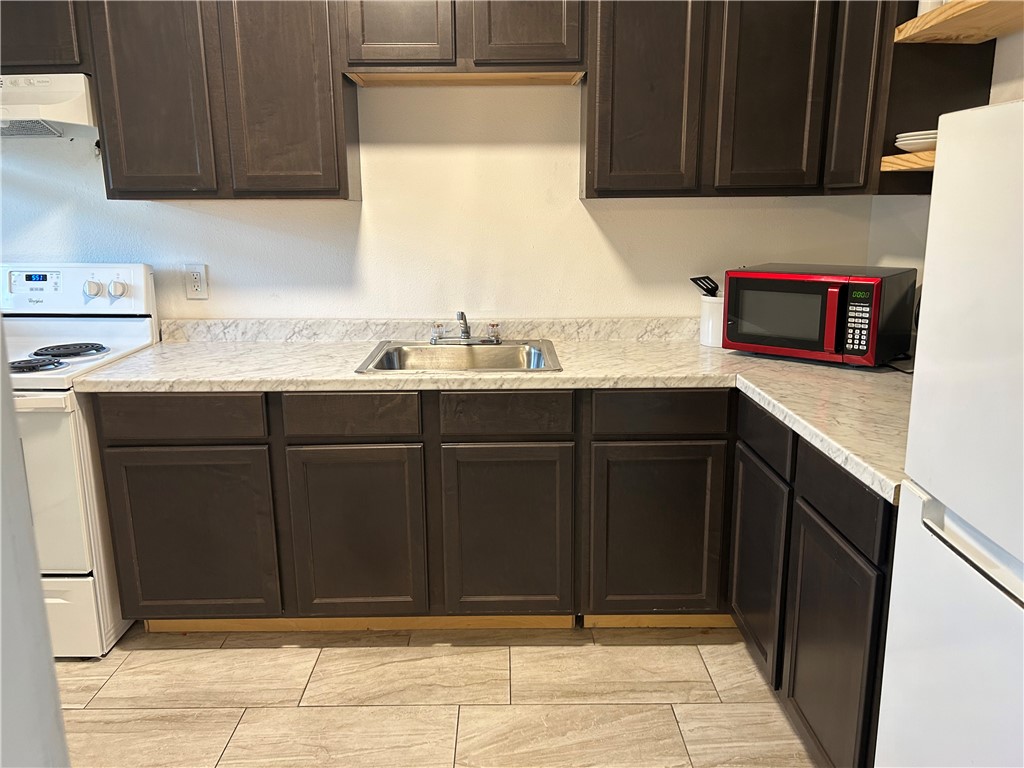 829 Indiana Ave 4 Property Photo 5