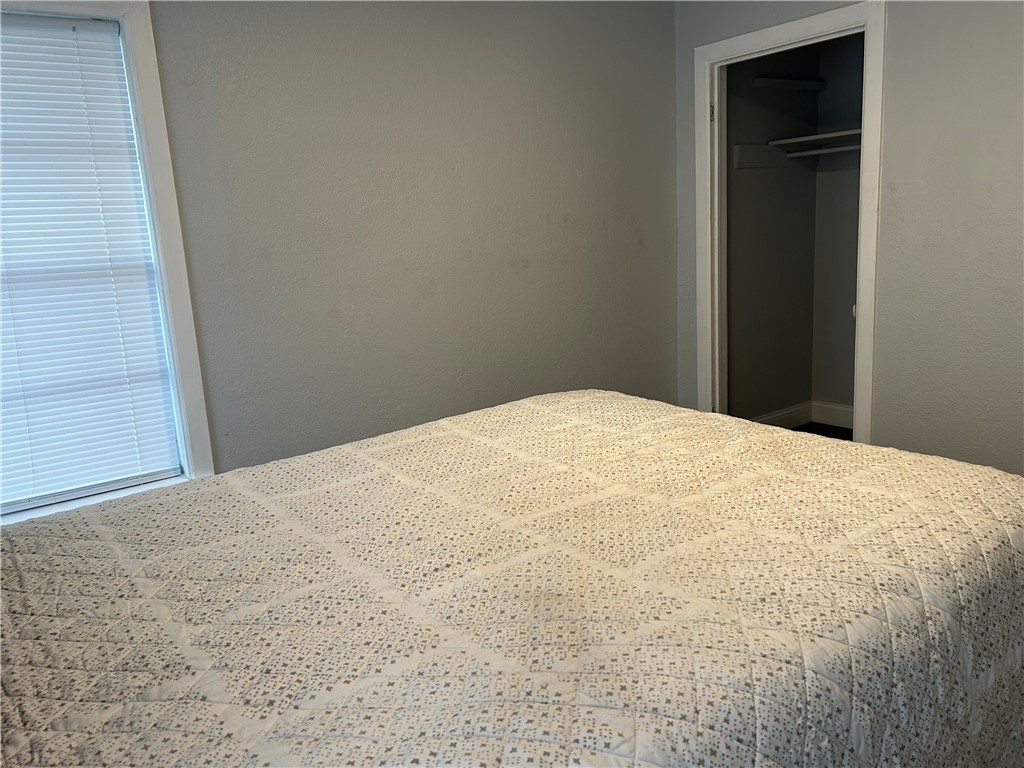 829 Indiana Ave 4 Property Photo 9