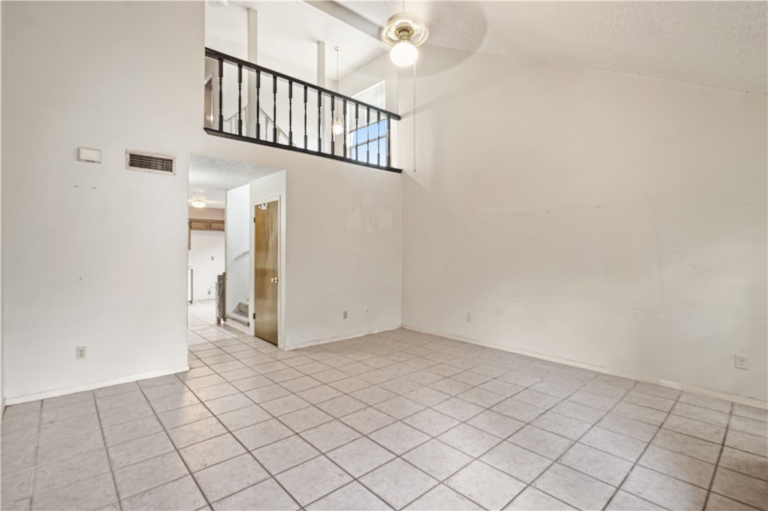 11621 Agua Dulce Creek Drive Property Photo 3