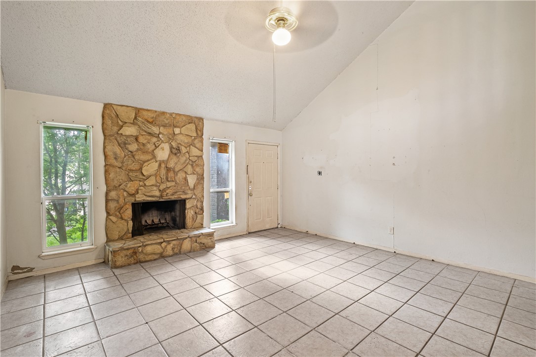 11621 Agua Dulce Creek Drive Property Photo 4
