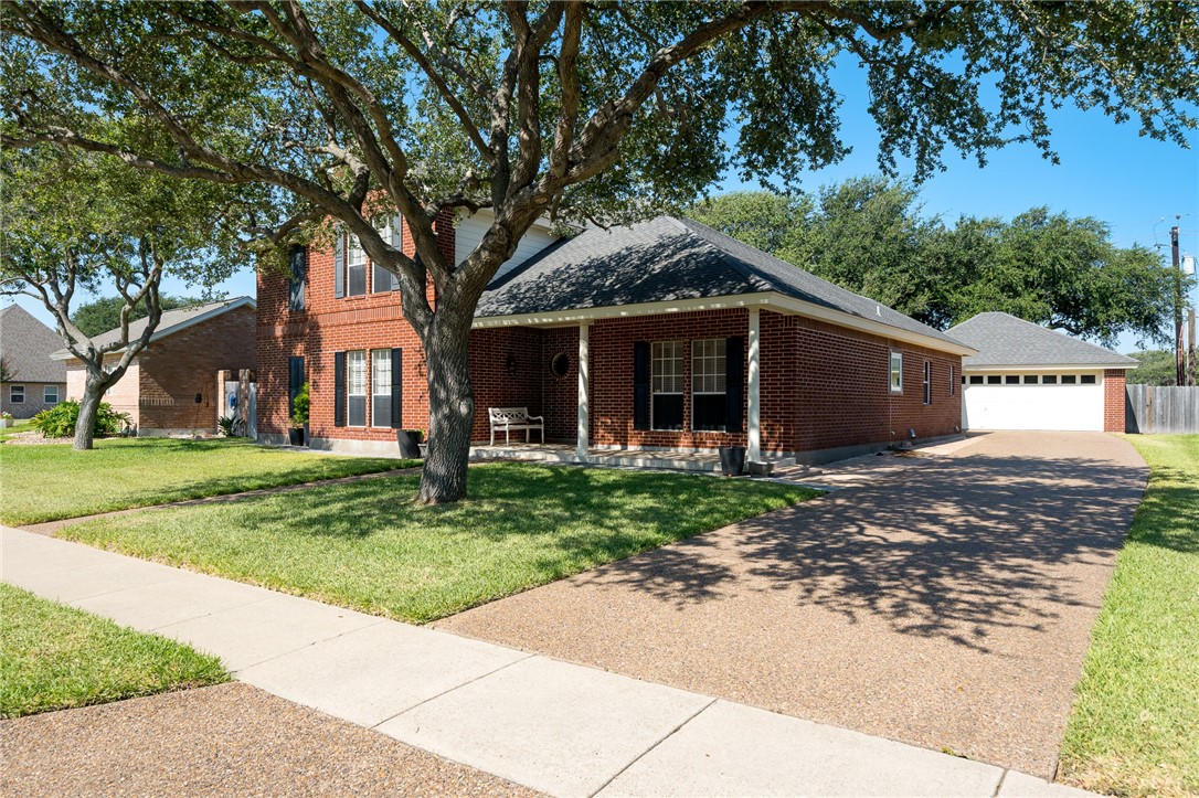 620 Colonial Dr Property Photo 2