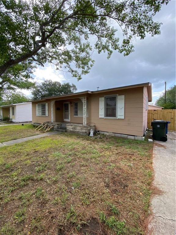925 Stirman St Property Photo 1