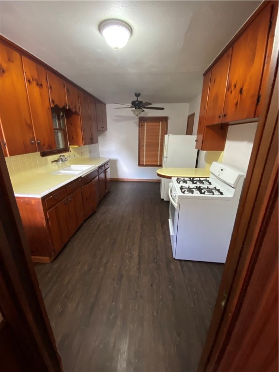 925 Stirman St Property Photo 3