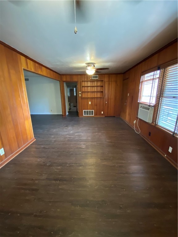 925 Stirman St Property Photo 5