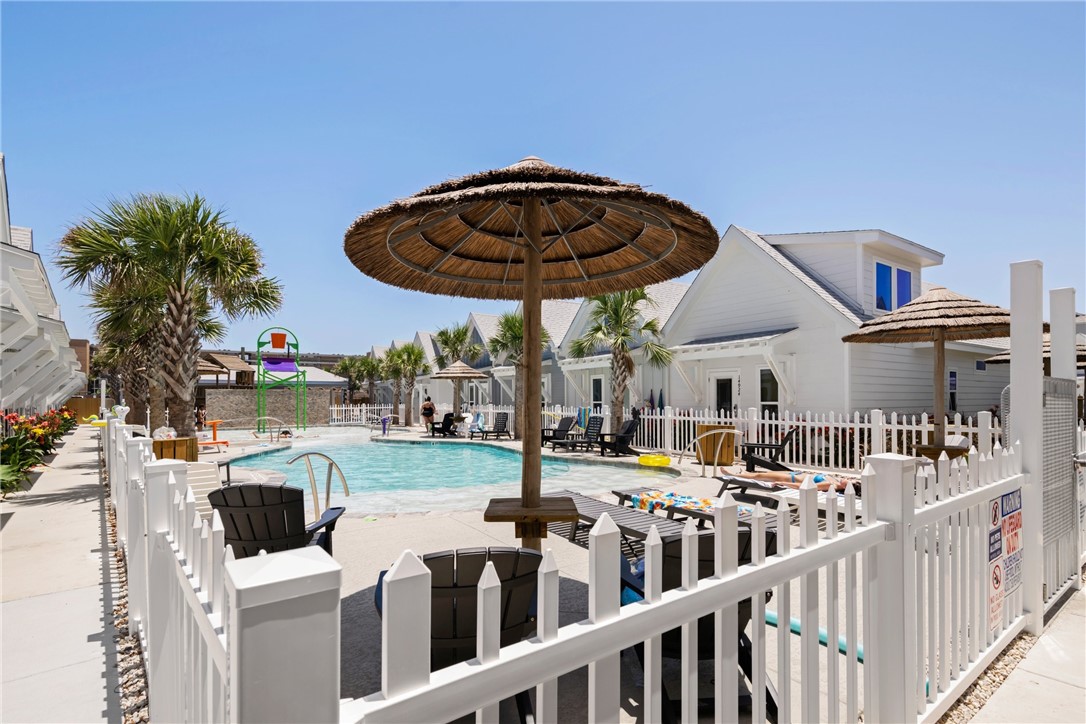 14921 Smugglers Cove Dr Property Photo 4