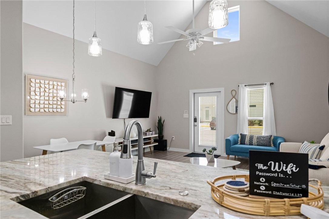 14921 Smugglers Cove Dr Property Photo 10