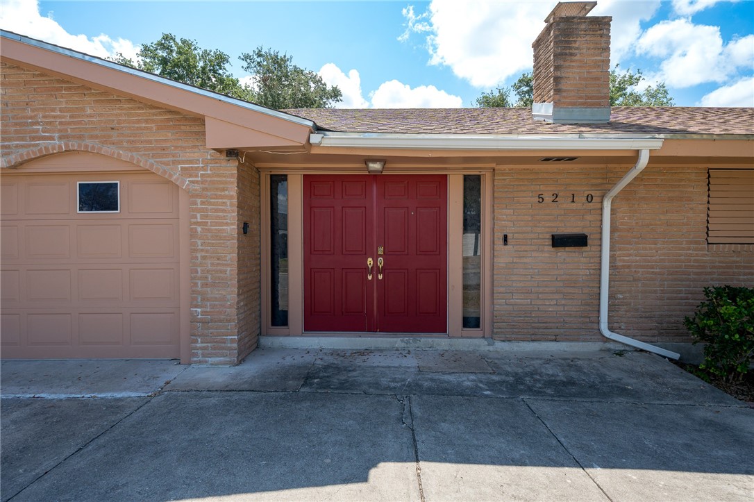 5210 Hitching Post Property Photo 3