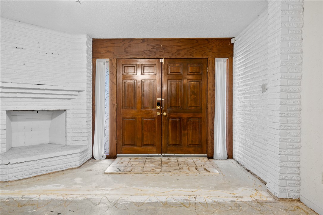 5210 Hitching Post Property Photo 4