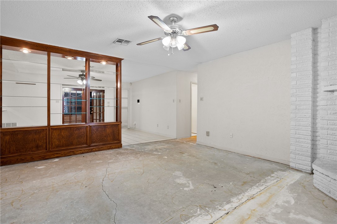 5210 Hitching Post Property Photo 6