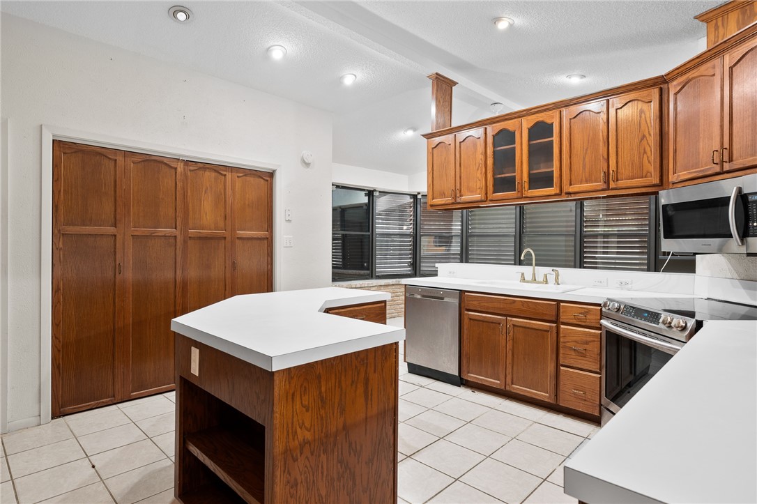 5210 Hitching Post Property Photo 11