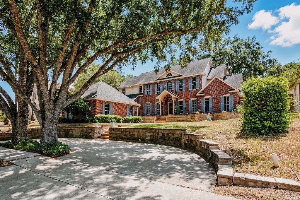 4318 Spring Creek Dr Property Photo 2