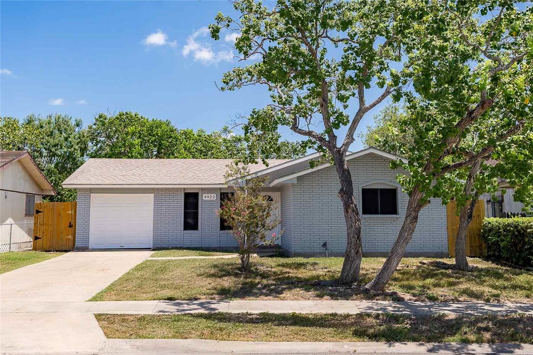 4922 Moody Dr Property Photo 1