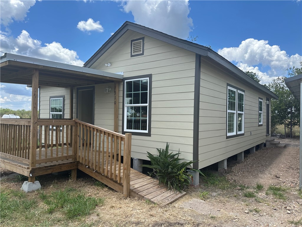 310 Driscoll St Property Photo 2