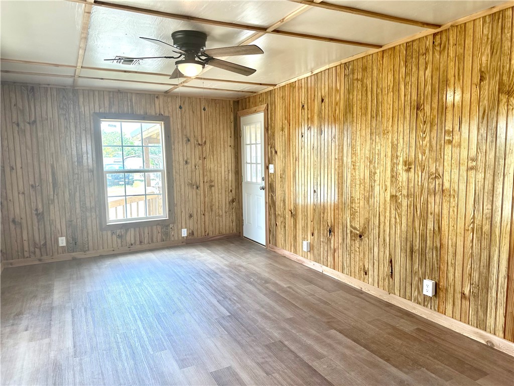 310 Driscoll St Property Photo 7