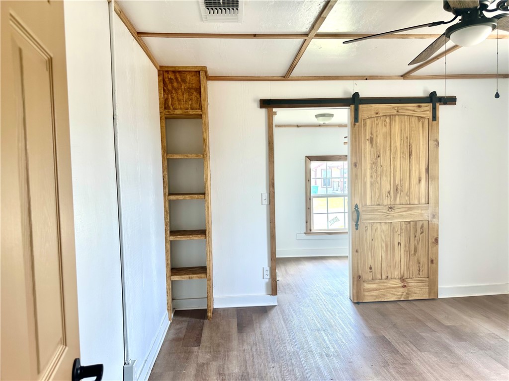 310 Driscoll St Property Photo 16