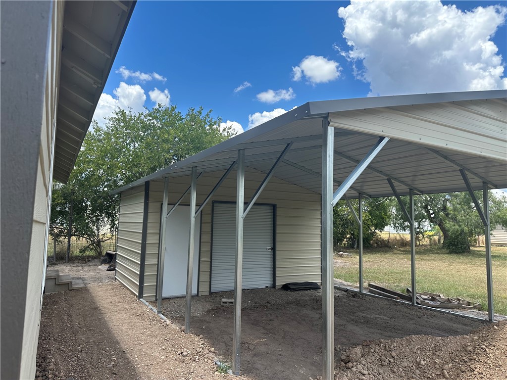 310 Driscoll St Property Photo 25