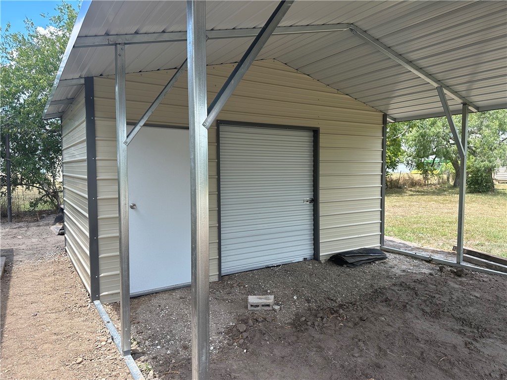 310 Driscoll St Property Photo 31