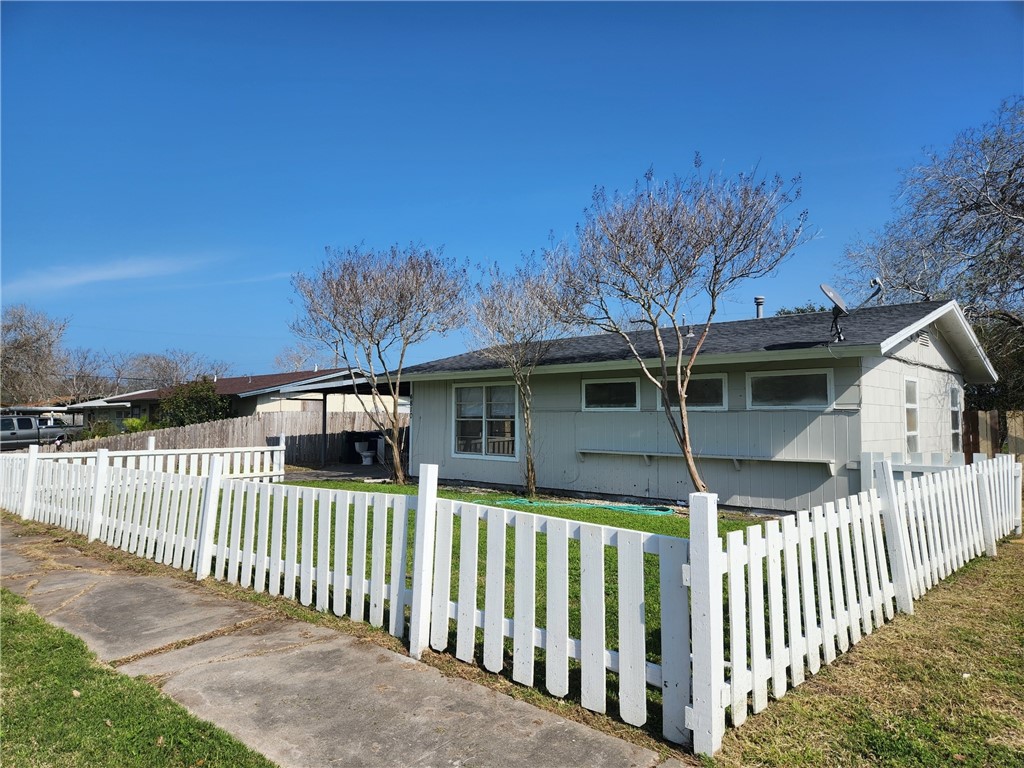 4810 Willowbrook Dr Property Photo 1