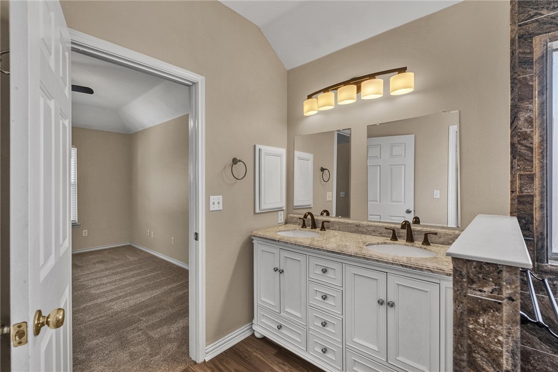 14005 Coquina Bay Ave Property Photo 17