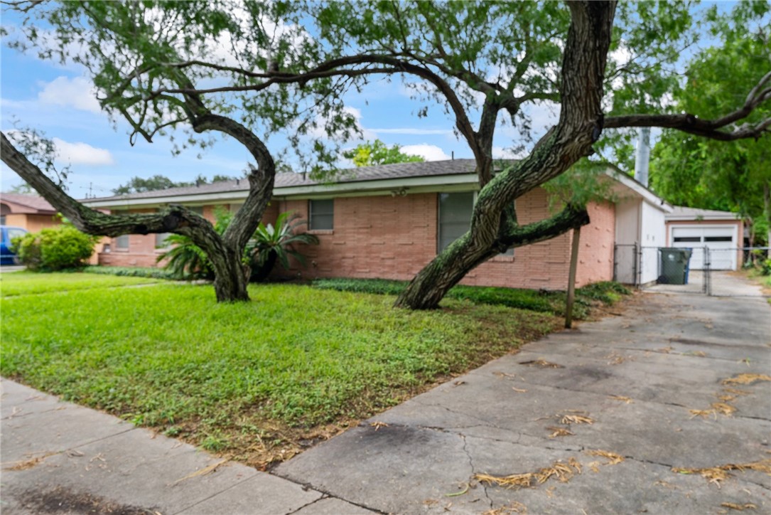 921 Barracuda Pl Property Photo 2