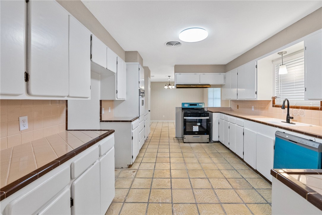 921 Barracuda Pl Property Photo 5