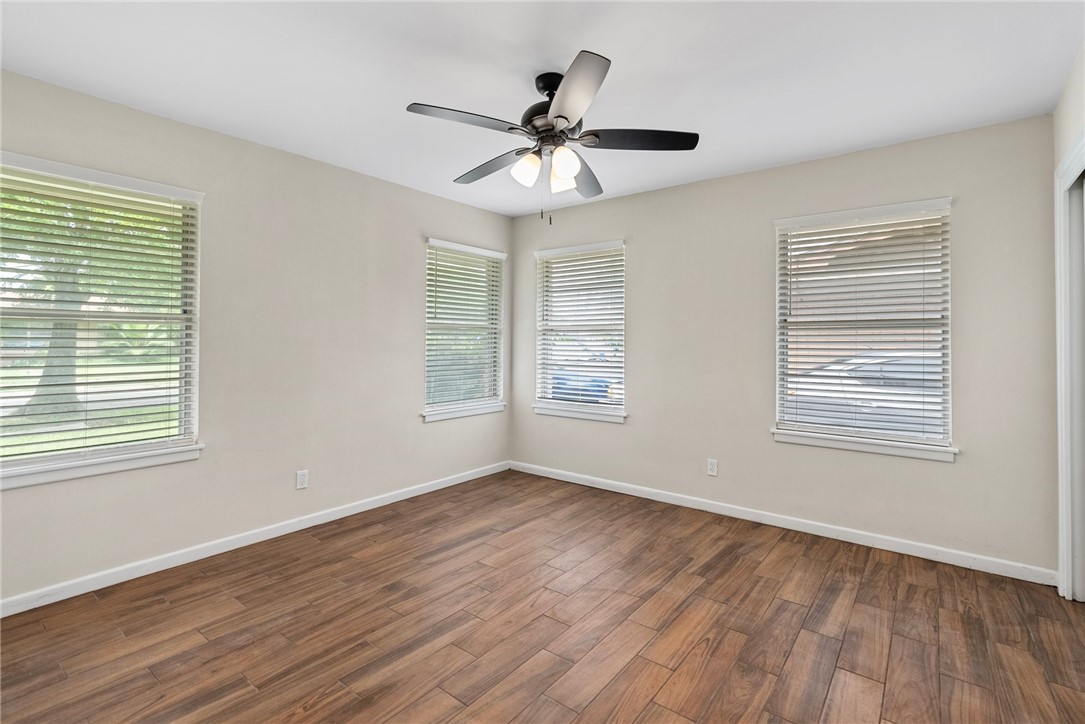 921 Barracuda Pl Property Photo 18