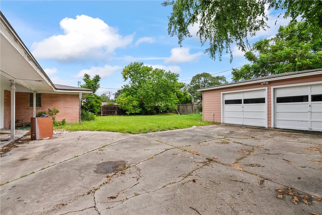 921 Barracuda Pl Property Photo 29