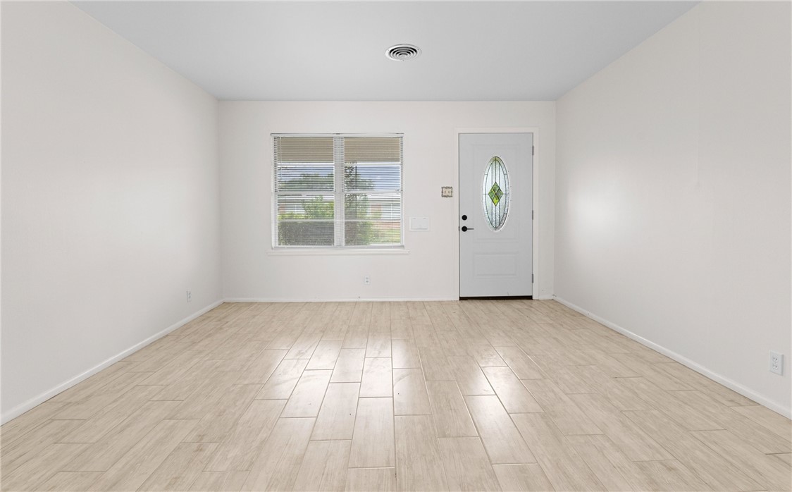 4030 San Fernando Pl Property Photo 4