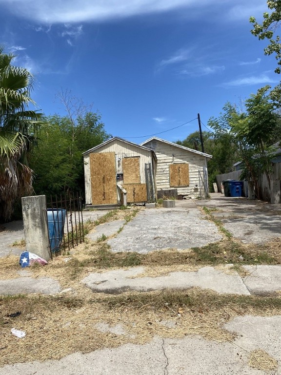 4328 Molina Dr Property Photo 2