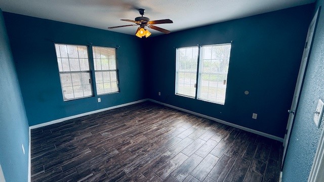 305 E Milam St Property Photo 8
