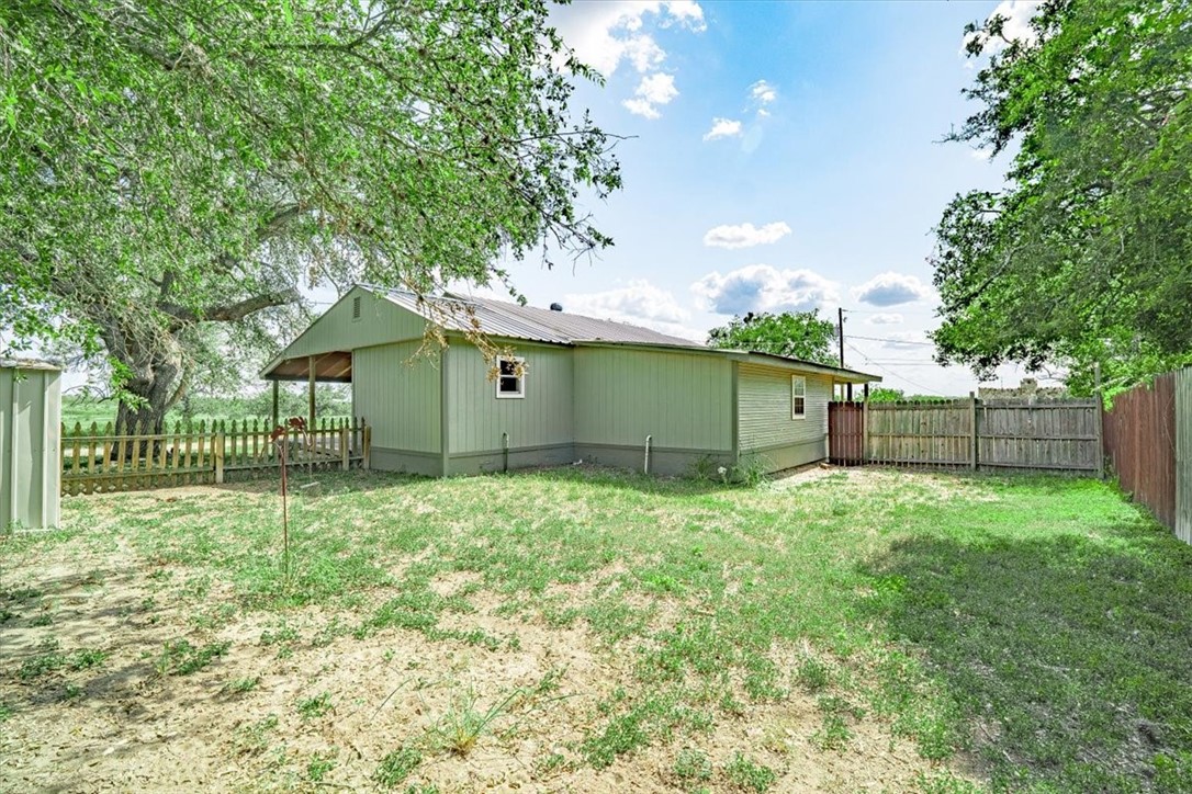 305 E Milam St Property Photo 20