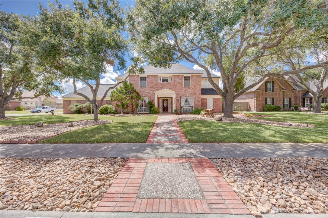 8002 Villefranche Dr Property Photo 1