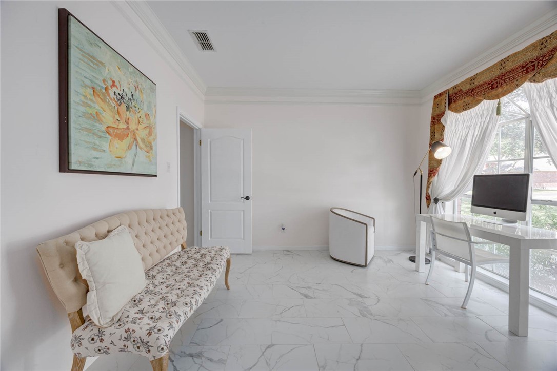 8002 Villefranche Dr Property Photo 11