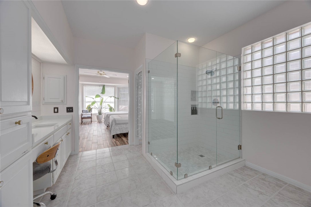 8002 Villefranche Dr Property Photo 23