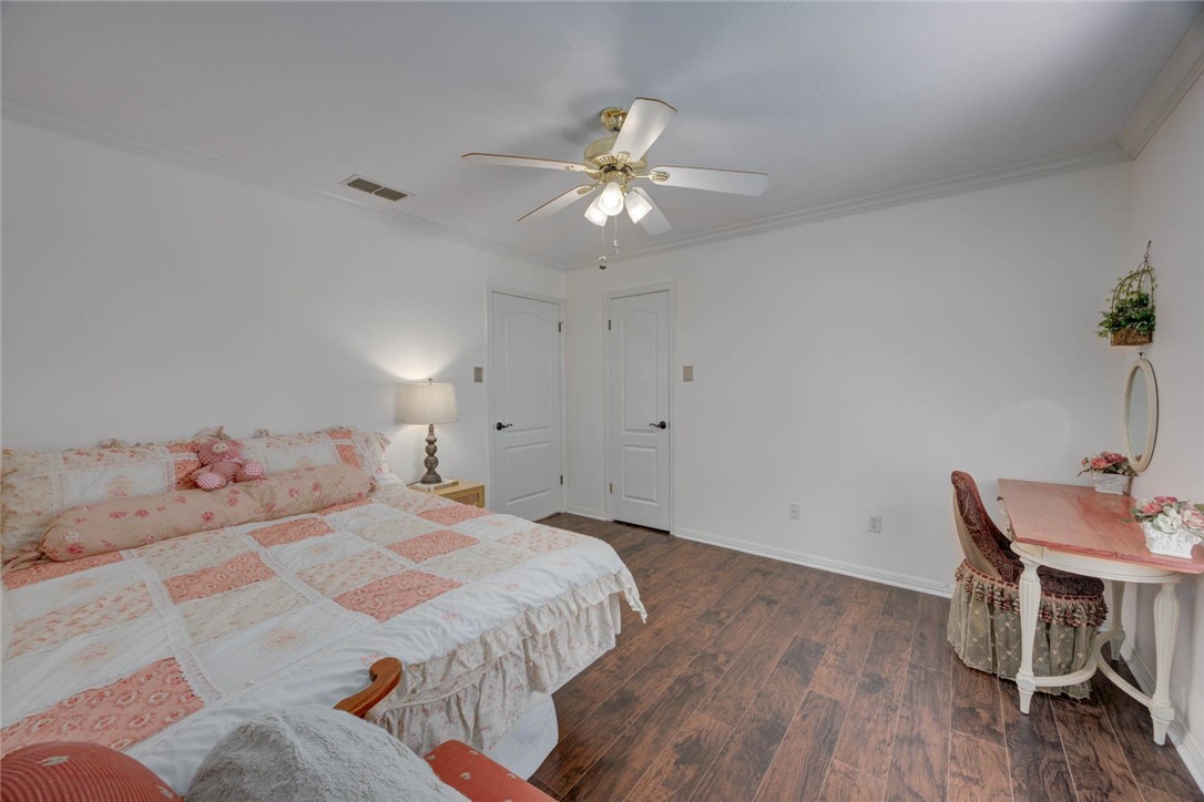 8002 Villefranche Dr Property Photo 24