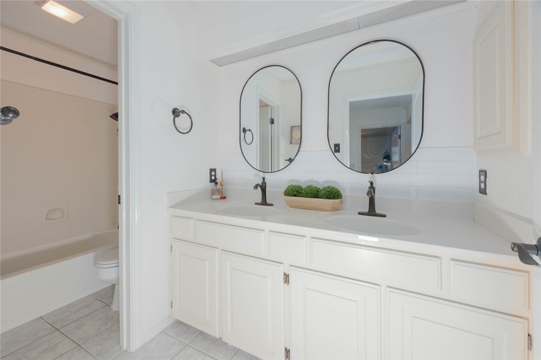 8002 Villefranche Dr Property Photo 27