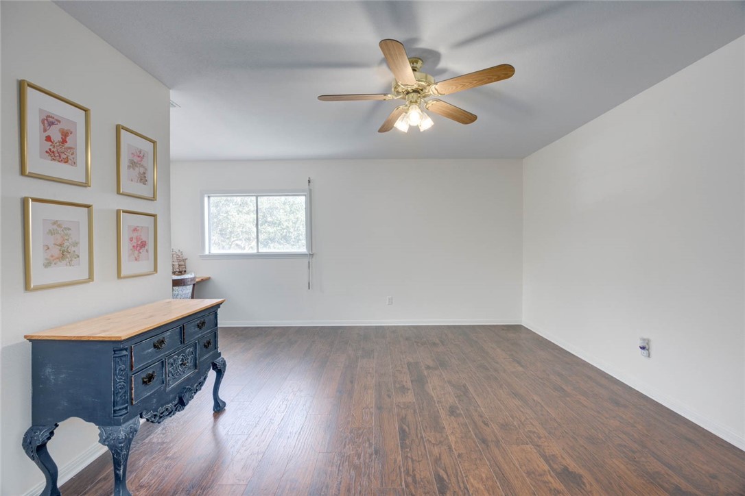 8002 Villefranche Dr Property Photo 29