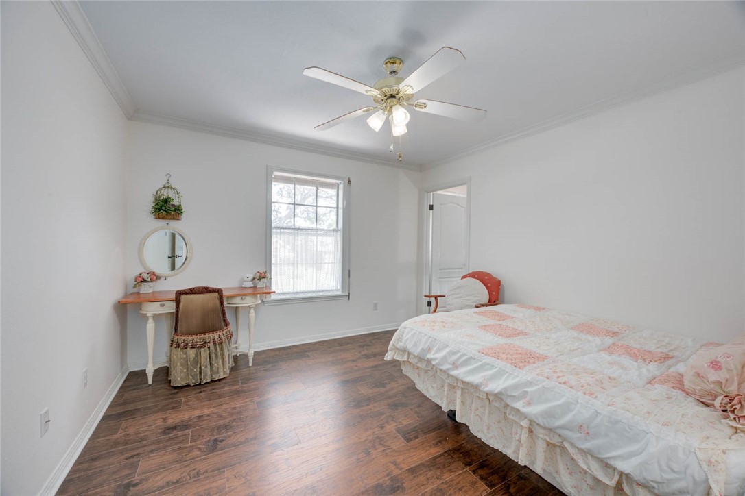 8002 Villefranche Dr Property Photo 30