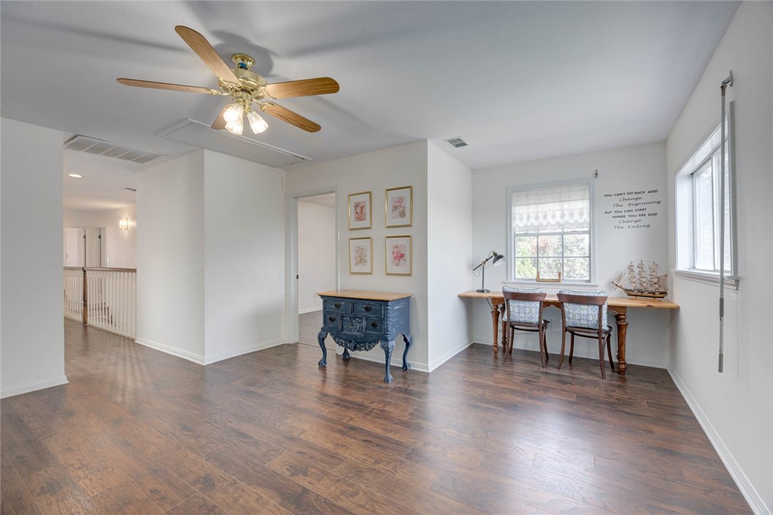 8002 Villefranche Dr Property Photo 31