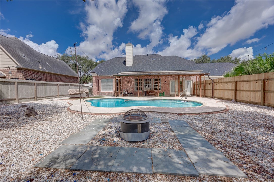 8002 Villefranche Dr Property Photo 38