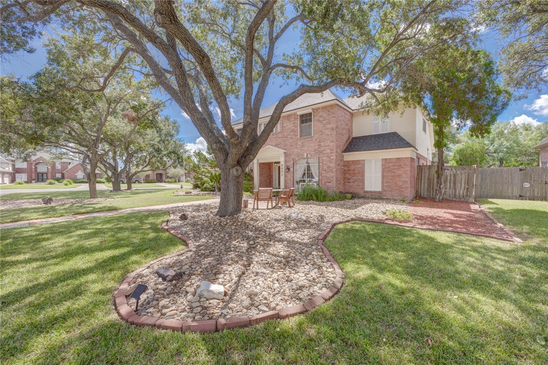 8002 Villefranche Dr Property Photo 39