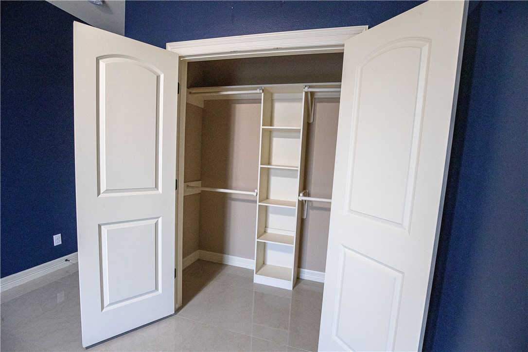 1802 The Park Dr Property Photo 16