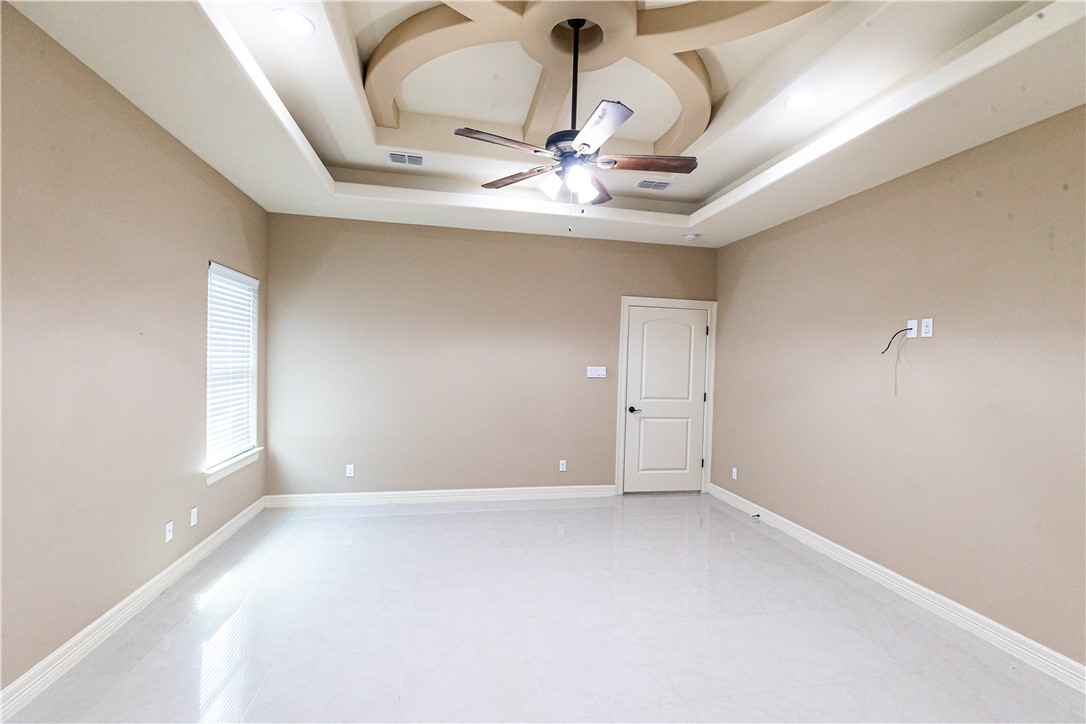 1802 The Park Dr Property Photo 22