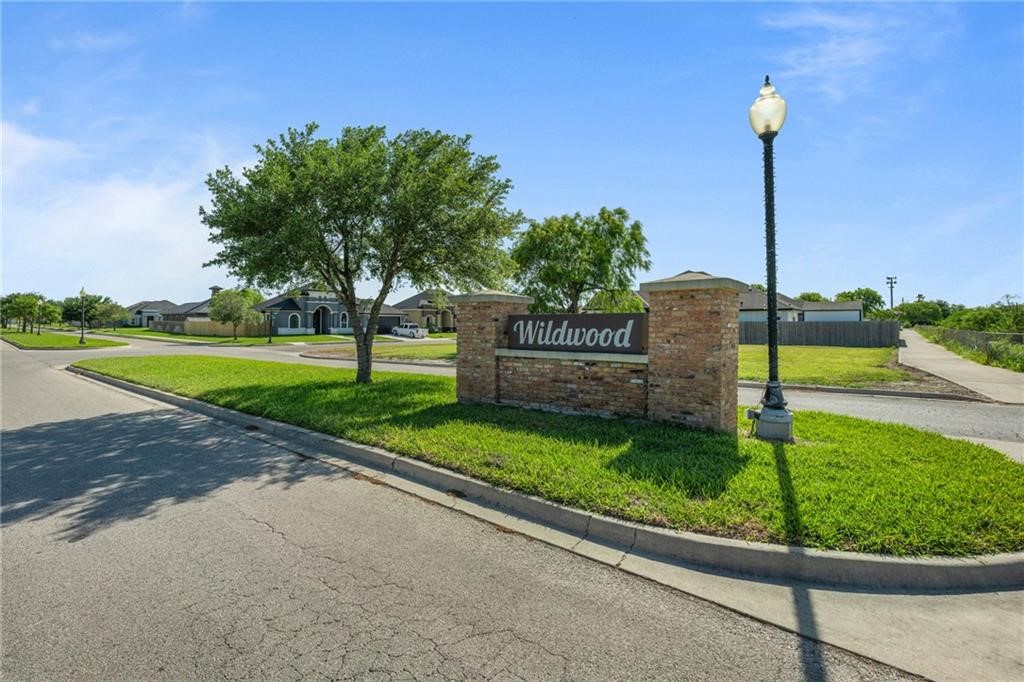 1802 The Park Dr Property Photo 32