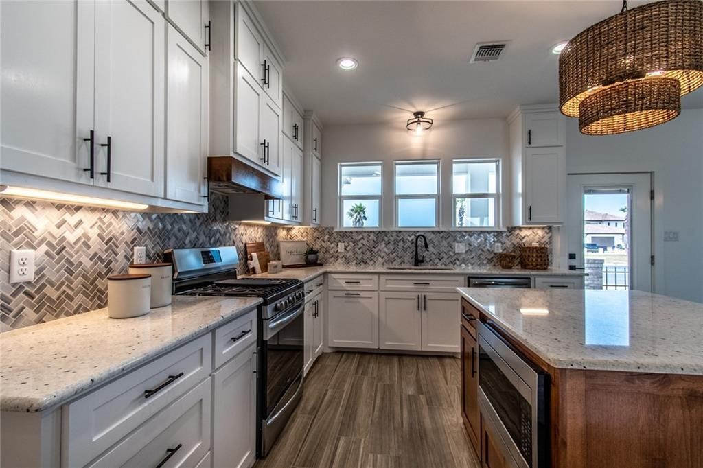 14514 W Chesapeake Property Photo 2