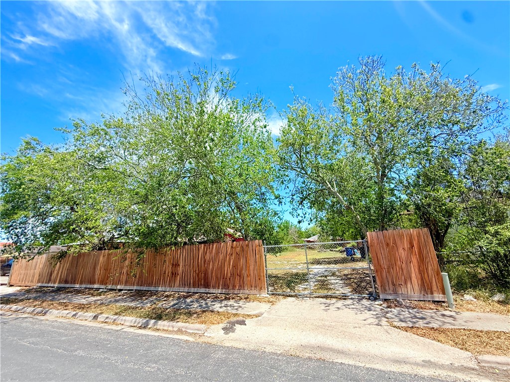 710 Virginia Ave Property Photo 1