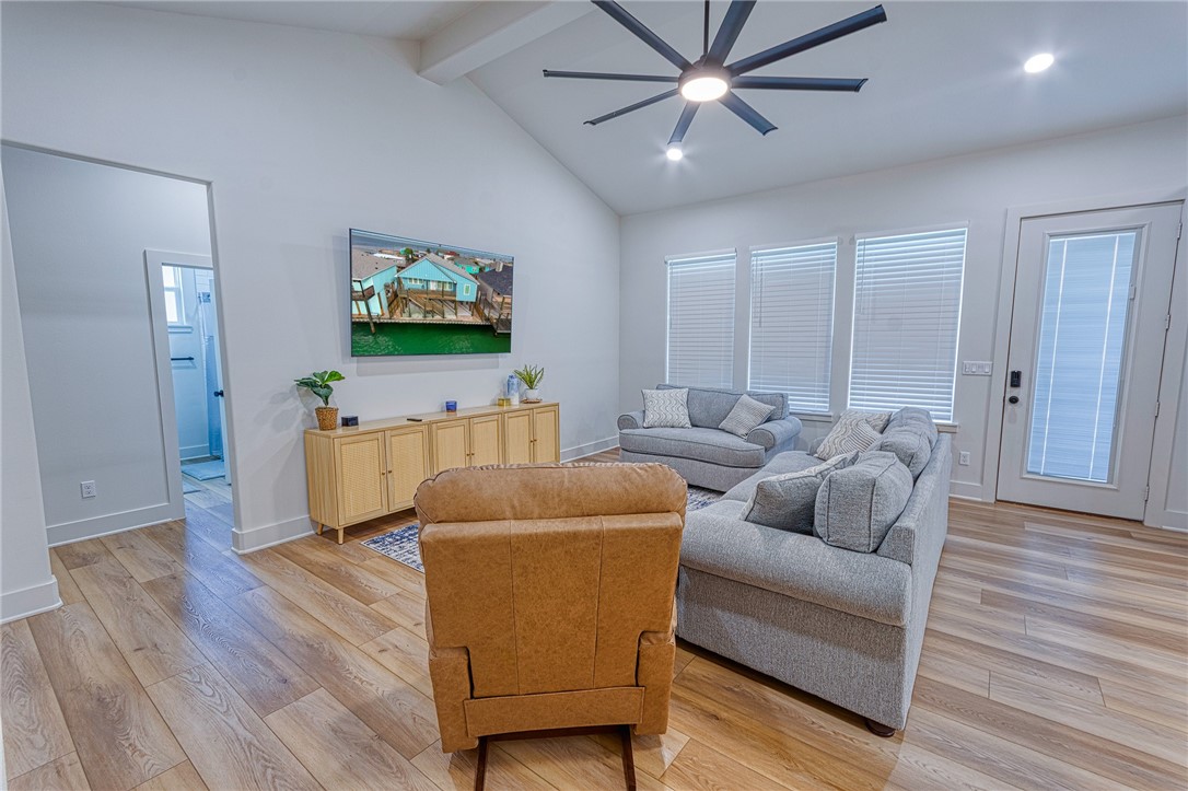 4021 Summit Dr Property Photo 6