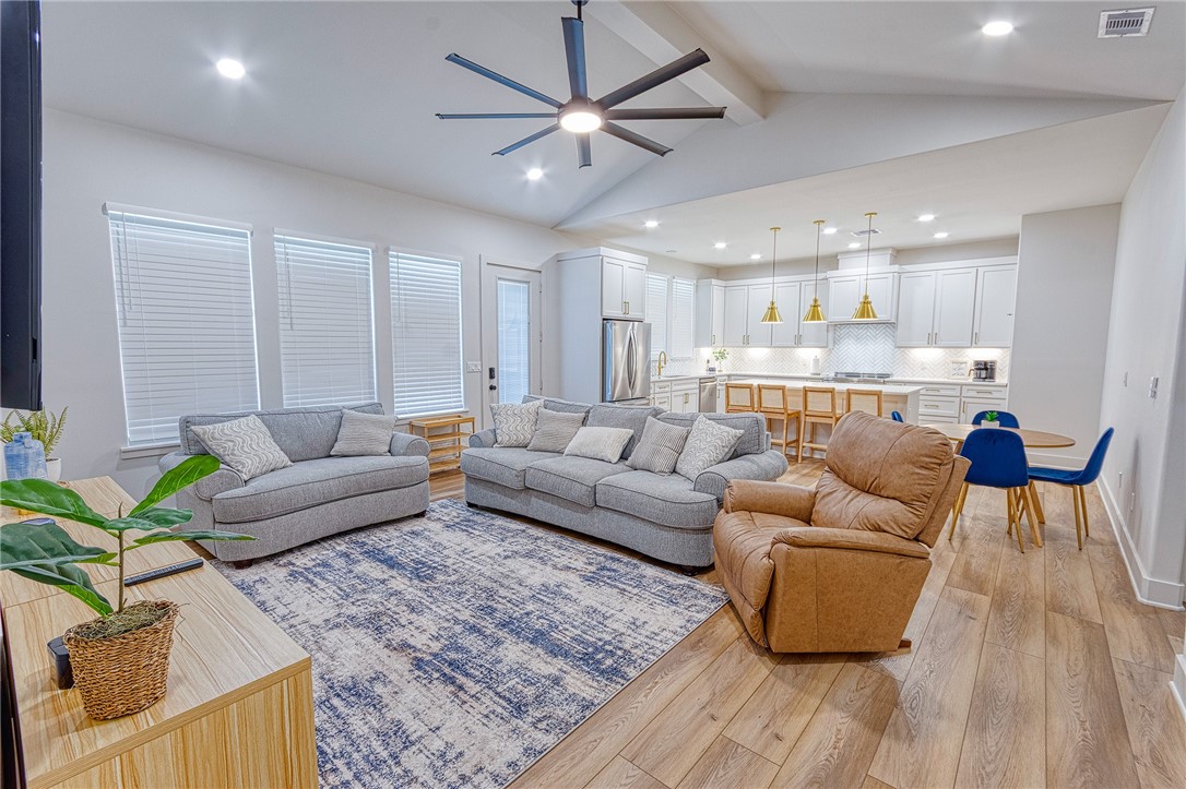 4021 Summit Dr Property Photo 7