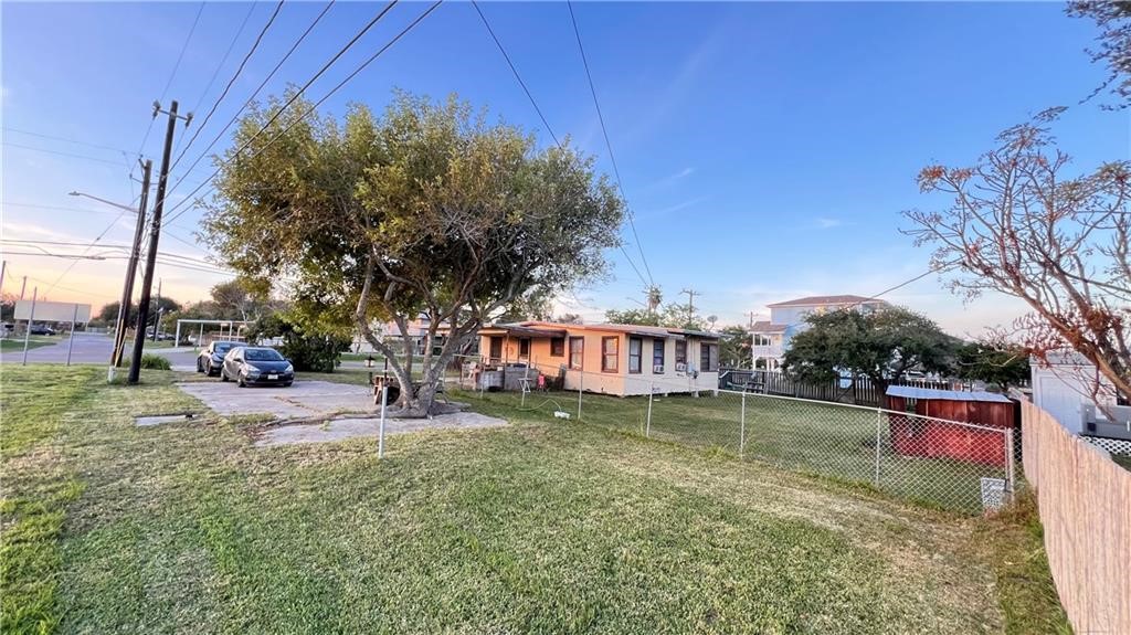 4049 Laguna Shores